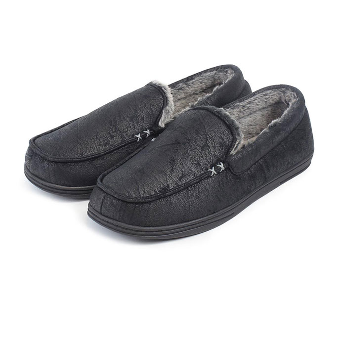 Isotoner Mens Distressed Moccasin 
